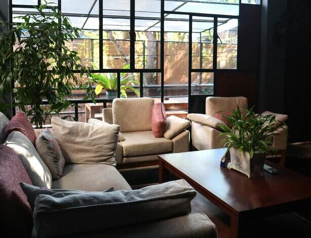 Simple Tips for Creating a Cozy and Inviting Living Space at Home